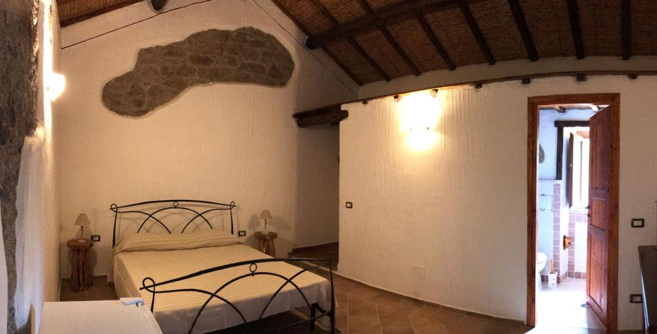 Bed and Breakfast Li Casacci Arzachena Exterior foto